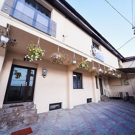 Nelana Hostel Cluj-Napoca Exterior photo